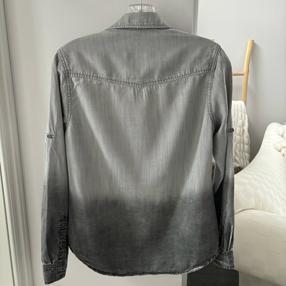 Anthropologie Cloth & Stone ombré Tie Dye Denim Grey Button Shirt Blouse XS - Picture 2 of 8